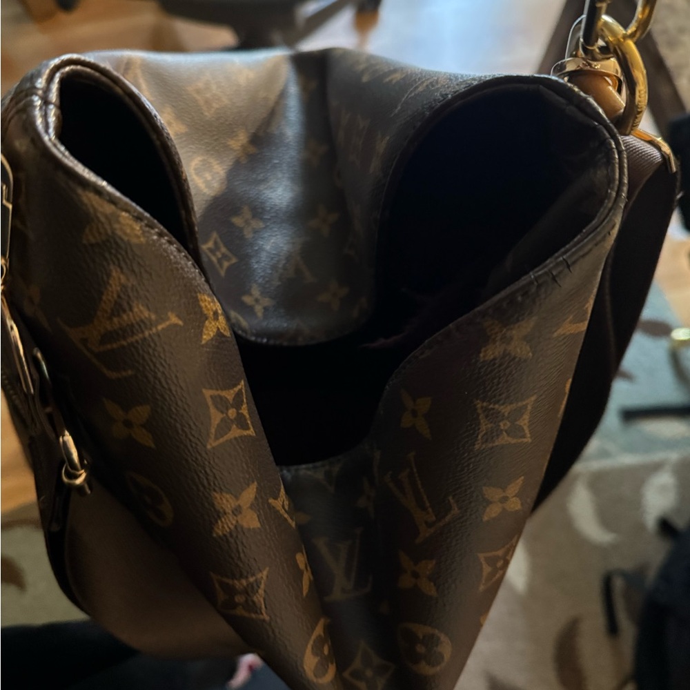 Louis Monogram Melie